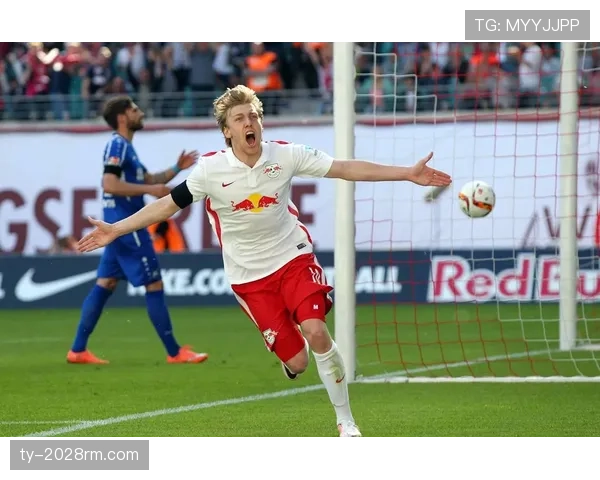 后腰前插与直塞撕防线：本赛季进攻参与度较上赛季显著提升